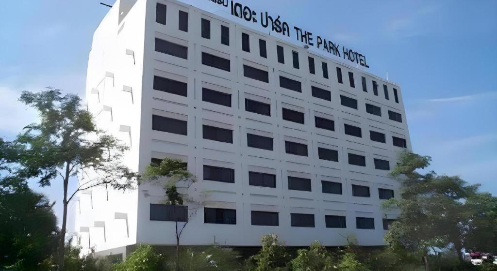The Park Hotel Pattaya Esterno foto